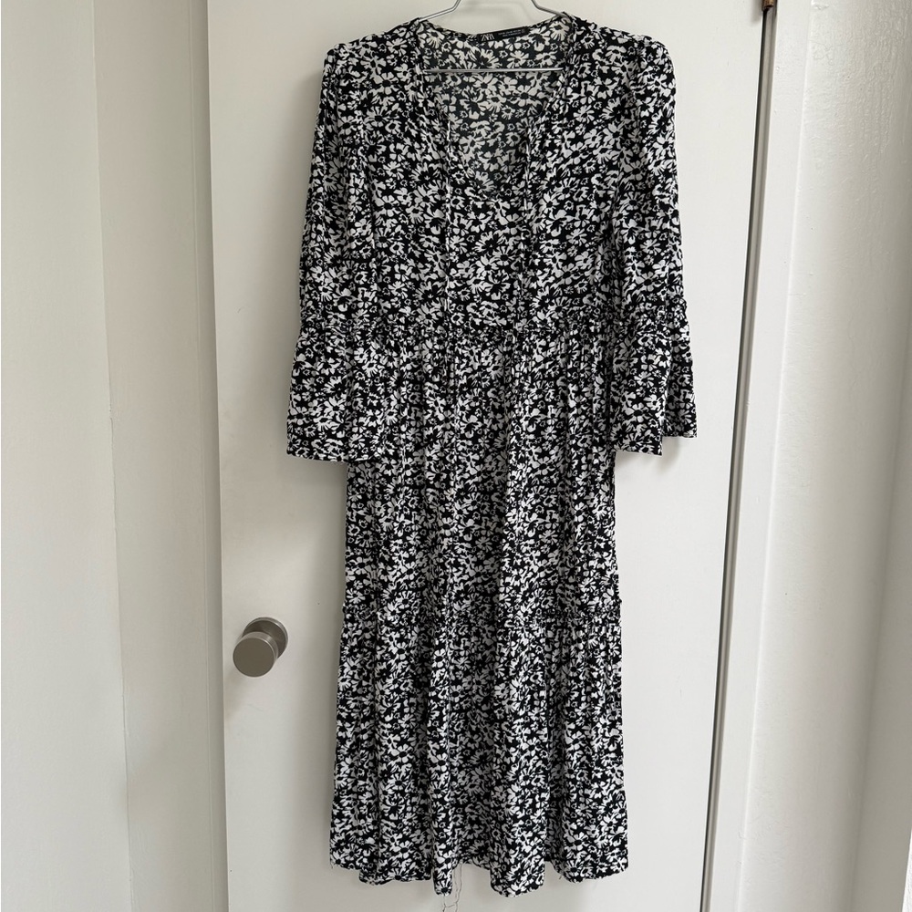 Zara XS Black and White A-line Midi Dress with Bishop Sleeves